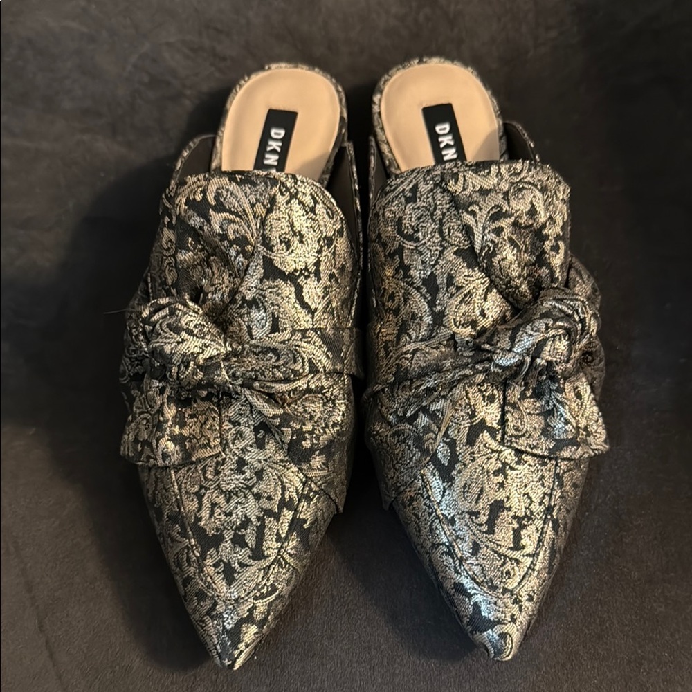 DKNY Women's Black and Gold Patterned Mules